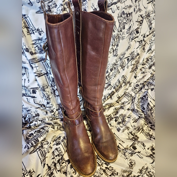 VINCE CAMUTO Size 6B Fantastic Riding Mix Croc Leather Boots Brown - Picture 3 of 14